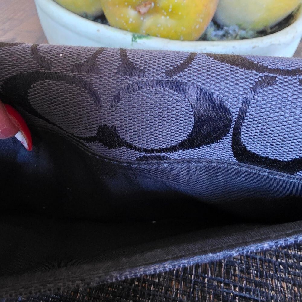 Sold Vtg Coach Monogram Signature C Fabric Trifold Snap Closure Wallet 7x4 - Picture 3 of 10